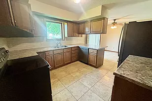 812 E Oak St, Redwood Falls, MN 56283 - Photo 4