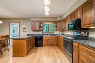 80 Canterbury Ct, Mankato, MN 56001 - Photo 12
