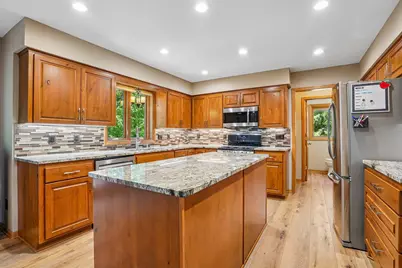 13710 61st Avenue N, Plymouth, MN 55446 - Photo 6