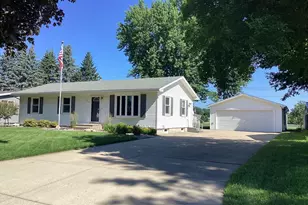 1302 19th Ave SW, Austin, MN 55912 - Photo 2
