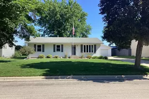 1302 19th Ave SW, Austin, MN 55912 - Photo 1