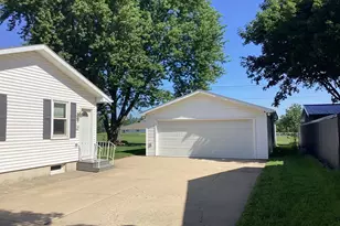 1302 19th Ave SW, Austin, MN 55912 - Photo 4
