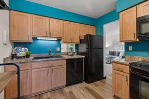 318 E 44th St, Minneapolis, MN 55409 - Photo 12