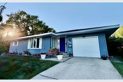 909 2nd Street NE, Roseau, MN 56751 - Photo 1