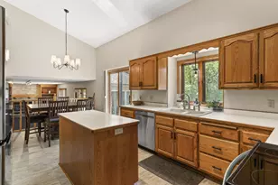 11525 Pondview Ct, Champlin, MN 55316 - Photo 12