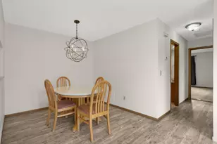7580 13th St N, Oakdale, MN 55128 - Photo 10