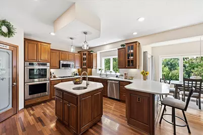 6690 Brenden Court, Chanhassen, MN 55317 - Photo 10