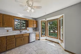 1604 Rio Loma Dr, Burnsville, MN 55337 - Photo 6