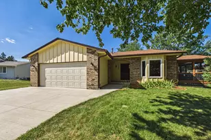 1604 Rio Loma Dr, Burnsville, MN 55337 - Photo 2
