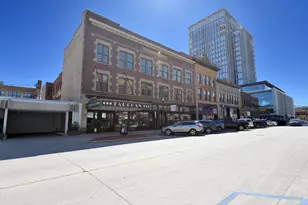 319 Broadway N, Fargo, ND 58102 - Photo 2