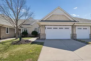 10100 Indigo Dr, Eden Prairie, MN 55347 - Photo 2