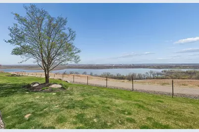 10100 Indigo Drive, Eden Prairie, MN 55347 - Photo 32