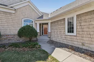 10100 Indigo Dr, Eden Prairie, MN 55347 - Photo 2