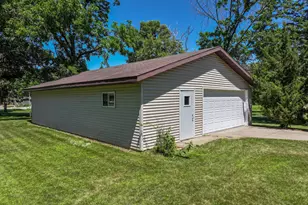 611 E Nestor St, Osakis, MN 56360 - Photo 40