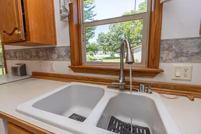611 E Nestor Street, Osakis, MN 56360 - Photo 10