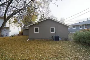 6418 Knoll St N, Golden Valley, MN 55427 - Photo 20