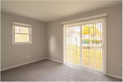 6418 Knoll St N, Golden Valley, MN 55427 - Photo 10