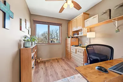 814 Craig Avenue SW, Hutchinson, MN 55350 - Photo 14