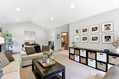 313 Wyndham Circle W, New Brighton, MN 55112 - Photo 8