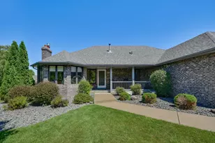 313 Wyndham Cir W, New Brighton, MN 55112 - Photo 6