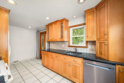319 Annapolis Street E, West Saint Paul, MN 55118 - Photo 4