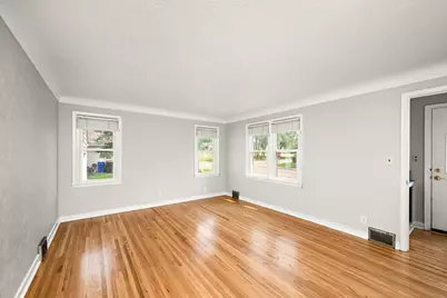 319 Annapolis Street E, West Saint Paul, MN 55118 - Photo 2