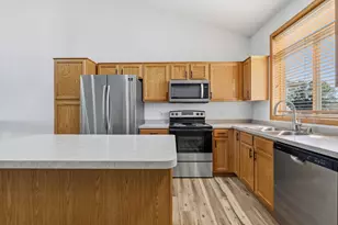 1523 Balinese St, Shakopee, MN 55379 - Photo 8