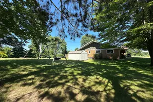 E910 Cedar Rd, Eau Claire, WI 54701 - Photo 6