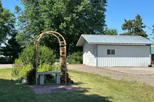 E910 Cedar Rd, Eau Claire, WI 54701 - Photo 8