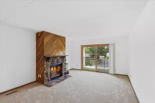 2455 Londin Ln E, Maplewood, MN 55119 - Photo 4