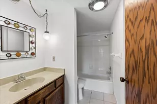 2455 Londin Ln E, Maplewood, MN 55119 - Photo 8