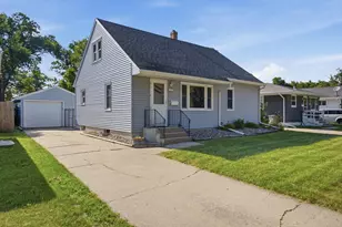 819 15th St N, Moorhead, MN 56560 - Photo 1
