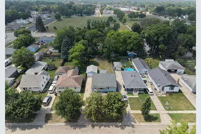 819 15th Street N, Moorhead, MN 56560 - Photo 2