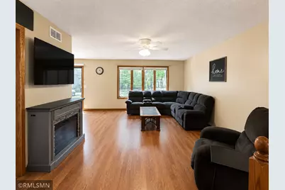 815 10th Street W, Hastings, MN 55033 - Photo 2