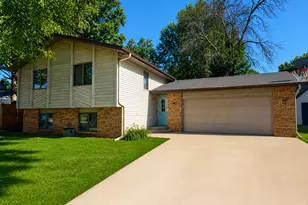 815 10th St W, Hastings, MN 55033 - Photo 1