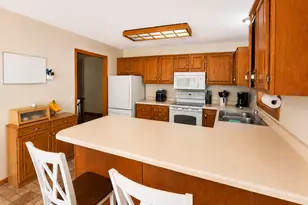 815 10th St W, Hastings, MN 55033 - Photo 6