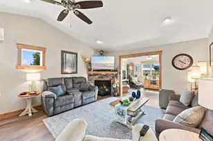 3588 Newcastle Dr, River Falls, WI 54022 - Photo 4