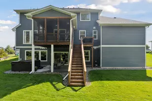34 Rapp Farm Blvd, North Oaks, MN 55127 - Photo 2