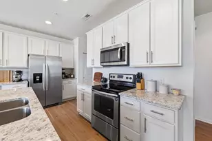 762 Stonegate Rd, Chanhassen, MN 55317 - Photo 2