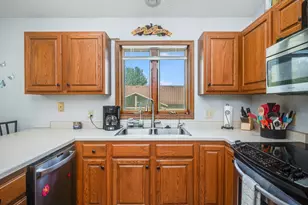 1735 Orchid Dr N, North Mankato, MN 56003 - Photo 18