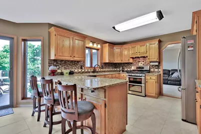 987 Demont Avenue E, Maplewood, MN 55109 - Photo 12