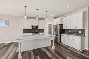 7212 Fir Ln, Hamel, MN 55340 - Photo 8