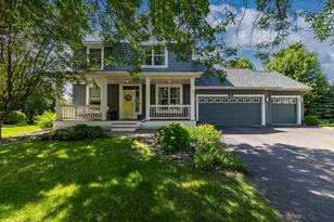 2362 Fieldstone Curve, Woodbury, MN 55129 - Photo 2