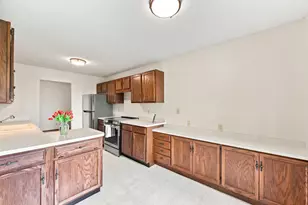 4254 Oakmede Ln, White Bear Lake, MN 55110 - Photo 8
