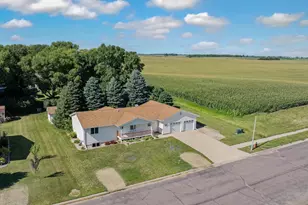 1315 Adams Ave, Fairmont, MN 56031 - Photo 1