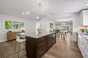7204 Glouchester Dr, Edina, MN 55435 - Photo 1