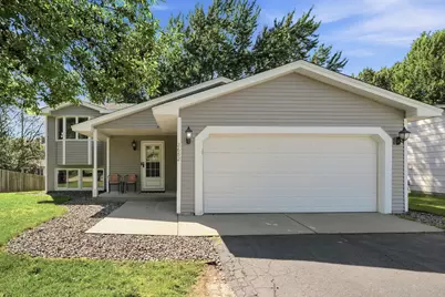 2682 Guthrie Avenue N, Oakdale, MN 55128 - Photo 2