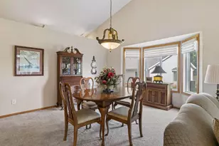 13323 Glenhaven Ct, Apple Valley, MN 55124 - Photo 8