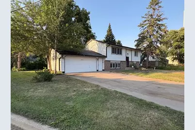6908 64th Avenue N, Brooklyn Park, MN 55428 - Photo 1