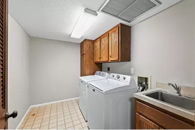 3020 Saint Albans Mill Road #205, Hopkins, MN 55305 - Photo 22